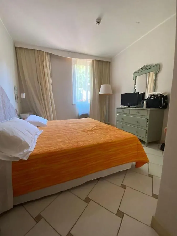 Appartamento 4 Posti Letto N 238 Presso Residence Golf Hotel Punta Ala 0*,  Italy