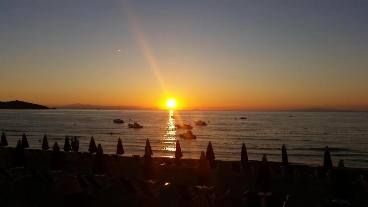 Appartamento 4 Posti Letto N 238 Presso Residence Golf Hotel Punta Ala Italy